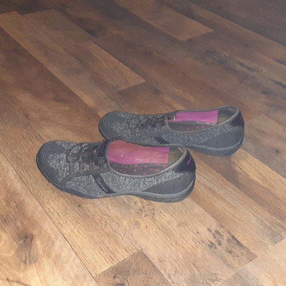 Sketchers save the date slip on sneakers shoes size 8 - Picture 2 of 5